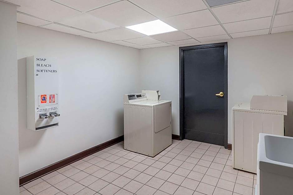 La Quinta Inn & Suites by Wyndham Knoxville East