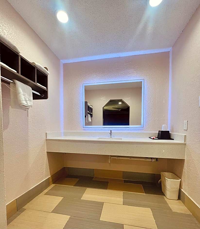 Hollywood INN - Downtown Houston