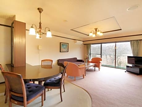 Japanese-Western Style Room - Dog Friendly