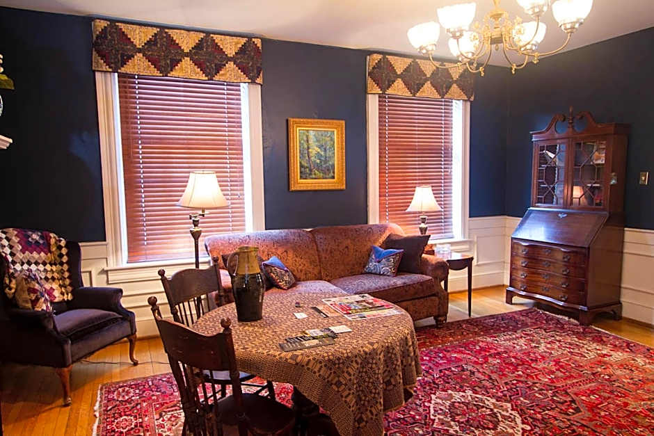 The Inn at Lincoln Square