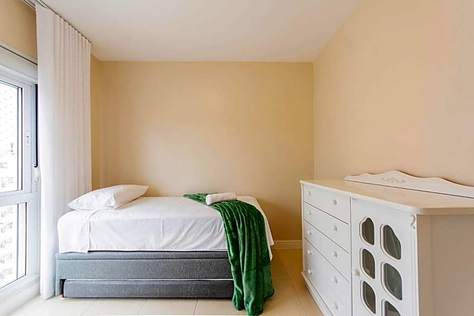 Apto moderno com piscina e academia QN1439