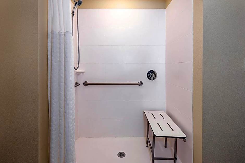 Coral Pointe Sarasota, an Ascend Collection Hotel