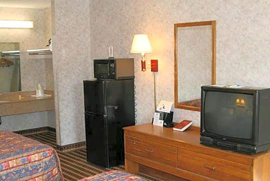 Days Inn By Wyndham Nashville North/Opryland Area