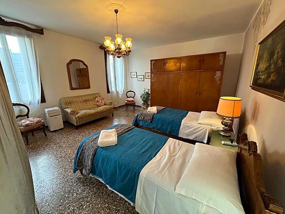 Lions Venice Guest house
