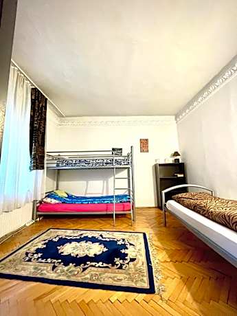 Basic Triple Room with Shared Bathroom