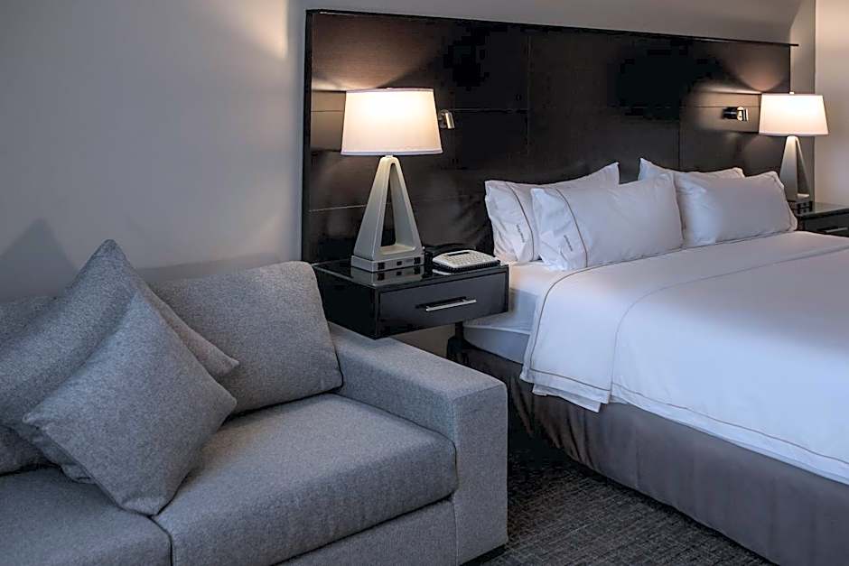 Holiday Inn Express & Suites Silao Aeropuerto Terminal By IHG