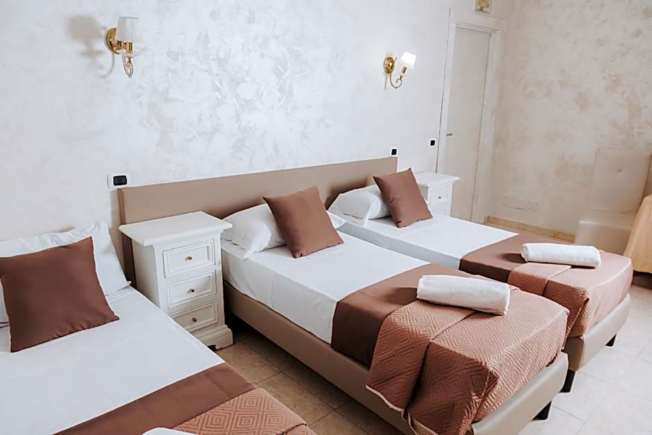 Bee Queen Hotel