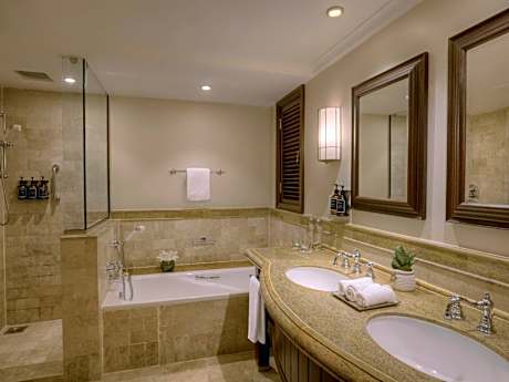 William Holden Two-Bedroom King Suite
