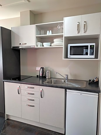 One-Bedroom Apartment with Two King Beds