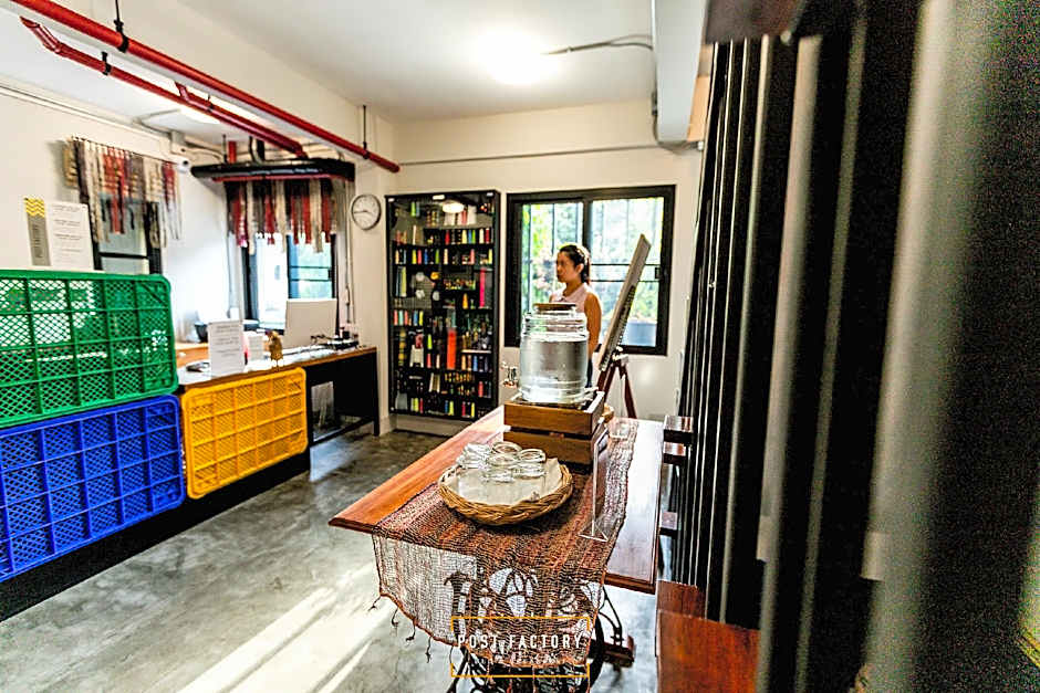 Post Factory Bed & Breakfast Hostel