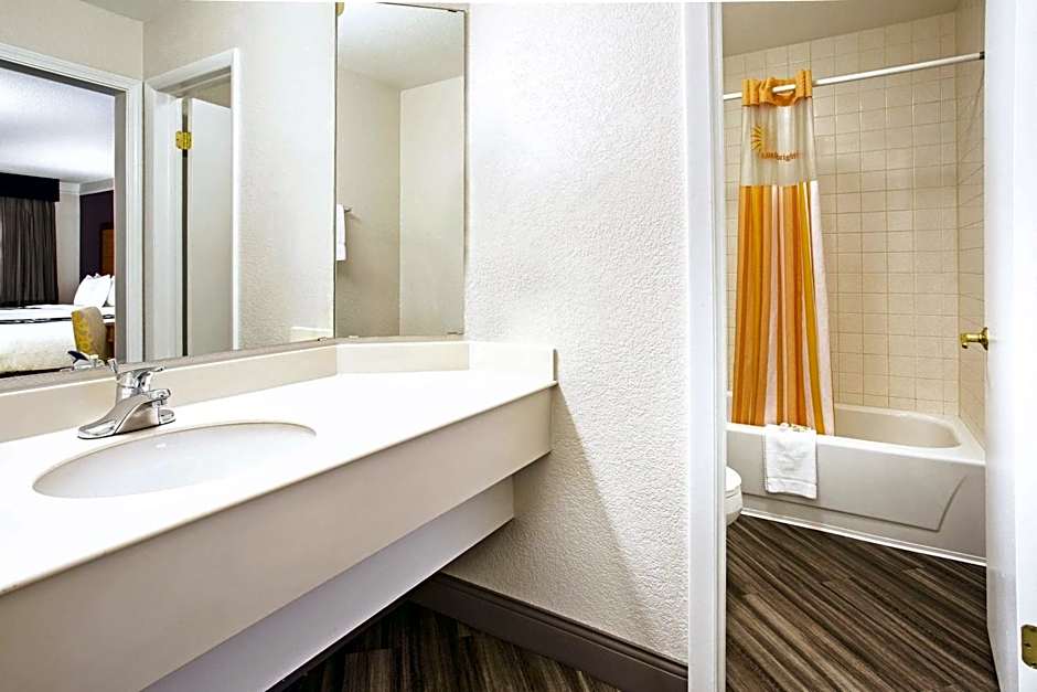 La Quinta Inn & Suites by Wyndham Denver Westminster Mall