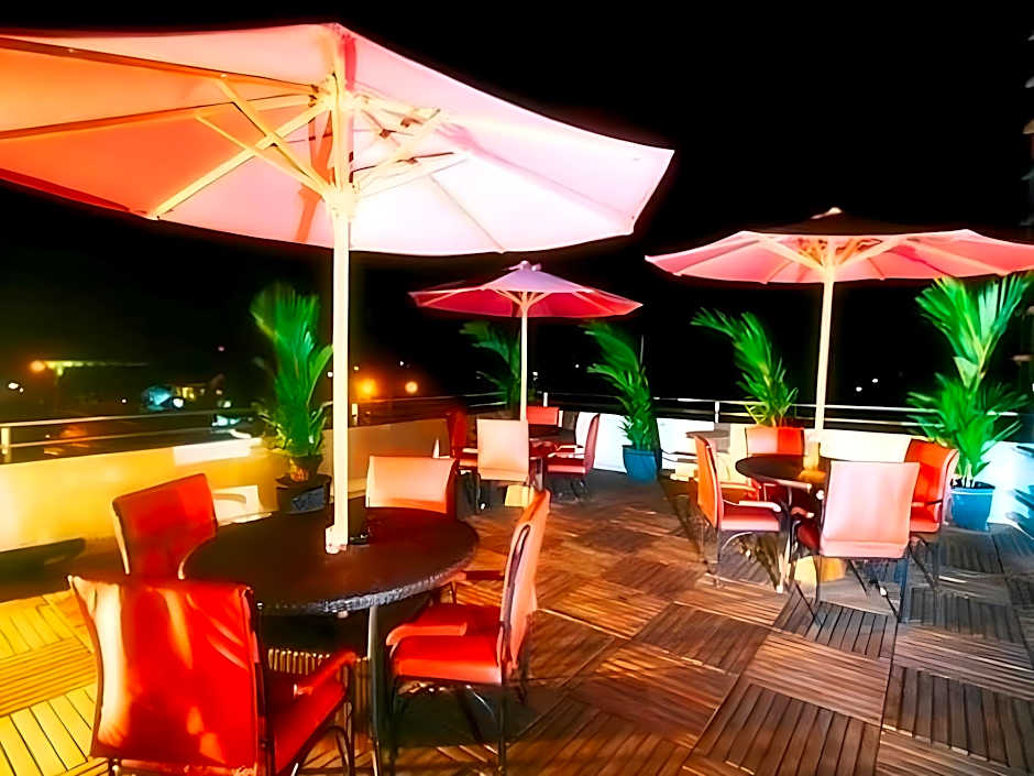 Ros-In Hotel