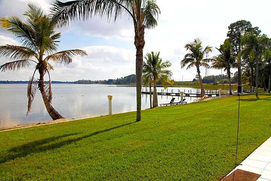 Lake Grassy Inn & Suites