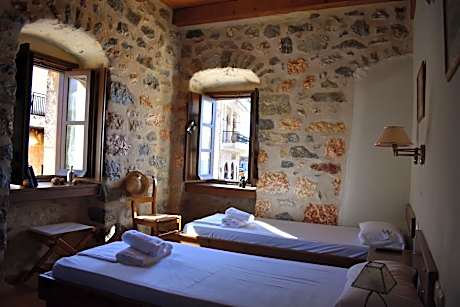 Standard Twin Room with Sea View