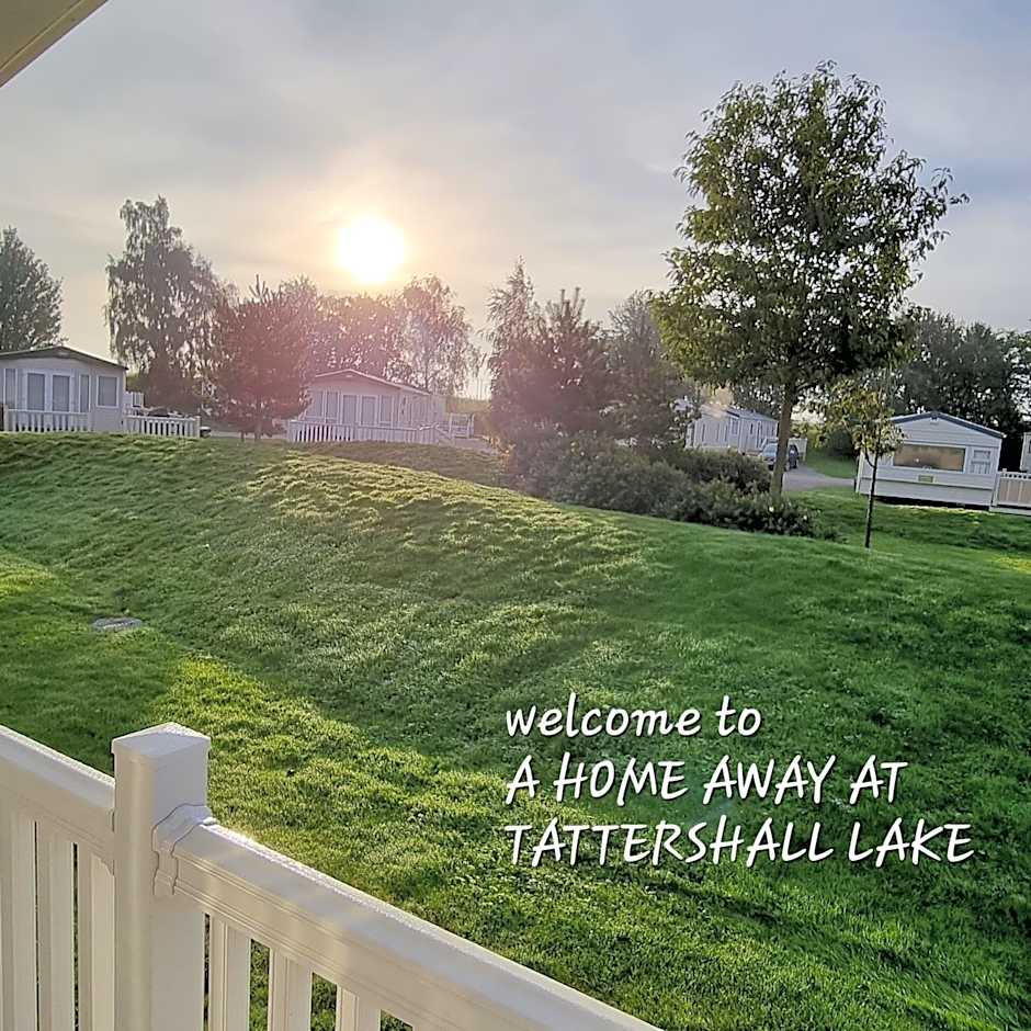 A HOME AWAY HOT TUB RETREAT AT Tattershall lakes country park