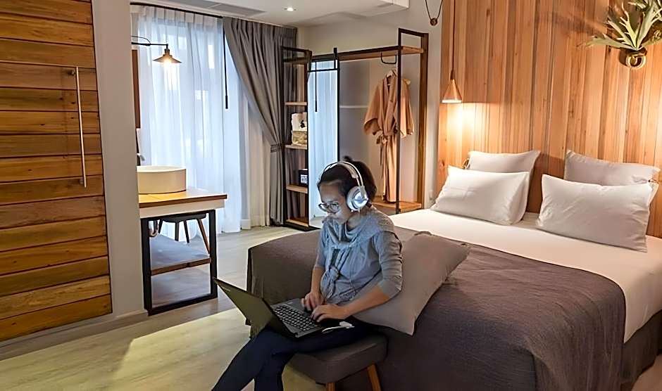 Family Tree Hotel
