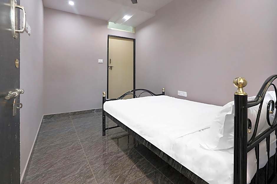 S R Comforts by OYO Rooms – Bangalore, MN