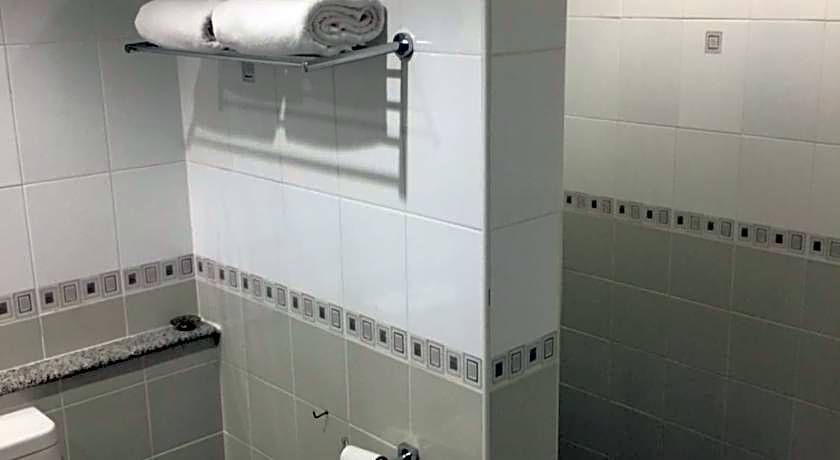 Zip Lounge & Apartments