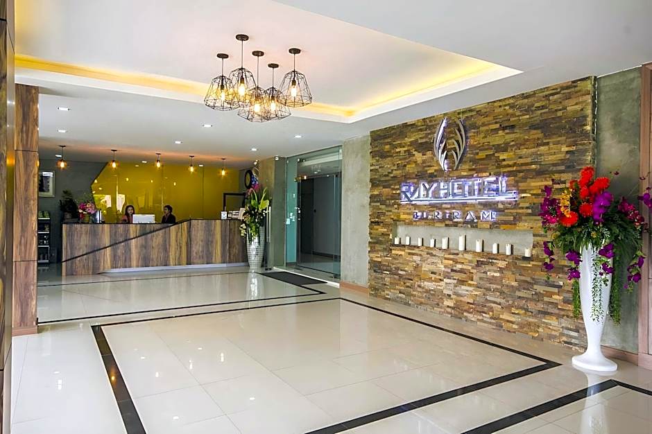 Ray Hotel