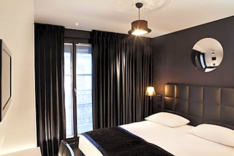 Deluxe Double Room with Eiffel Tower view