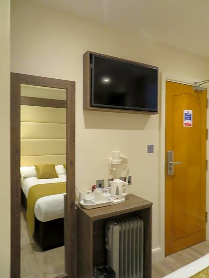 Glendale Hyde Park Hotel