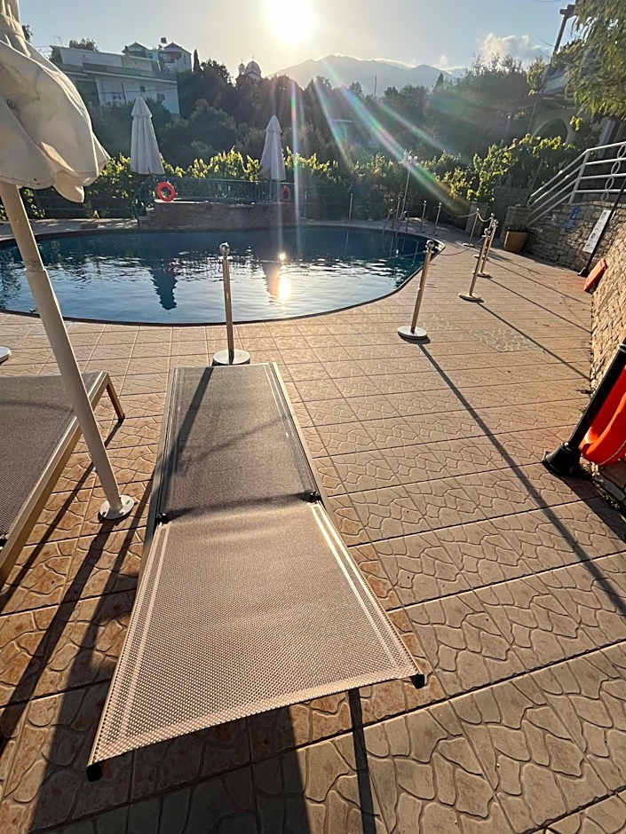 Pantheon Apartments & Studios