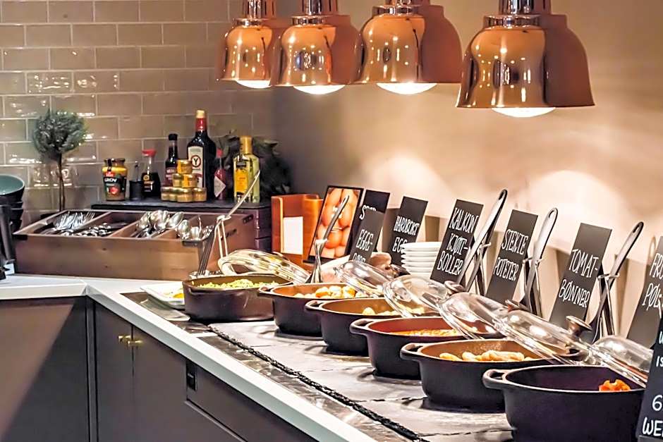 Park Inn by Radisson Oslo Airport Hotel West