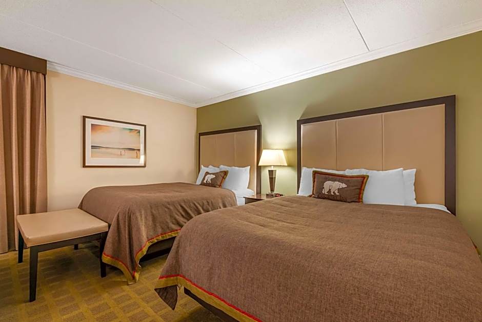 Best Western Plus White Bear Country Inn
