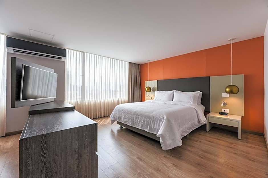 Hotel Holiday Inn Express & Suites Medellin By IHG