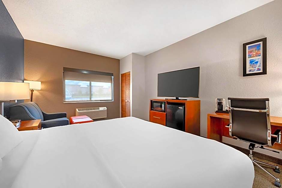 Comfort Inn & Suites North Greenfield