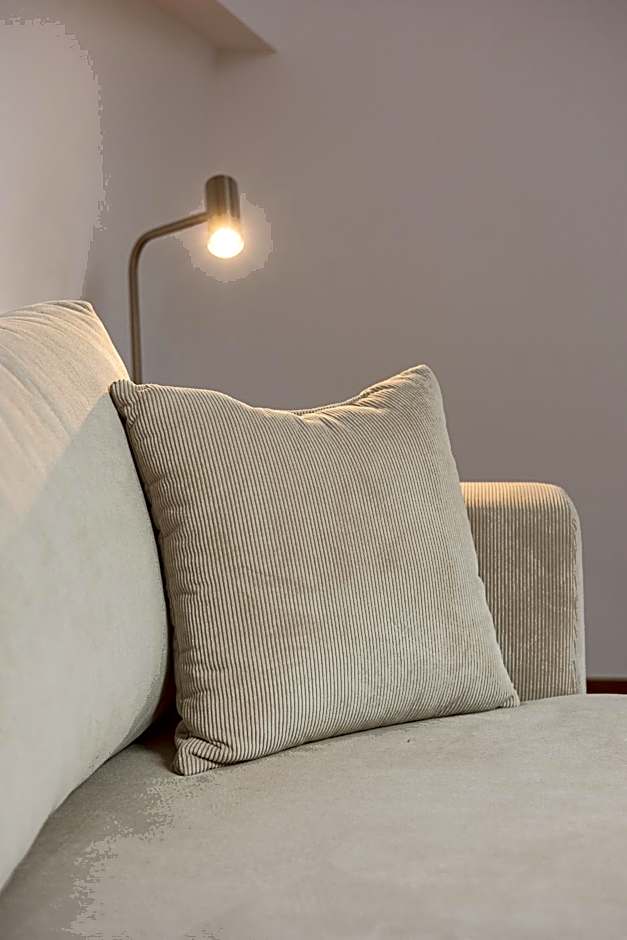 PEAK Aparthotel - Old Town - by CityHost