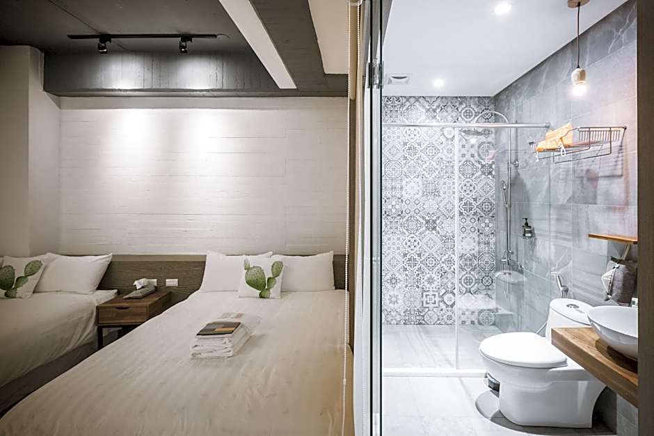 Tiin Tinn - Rivershore B&B