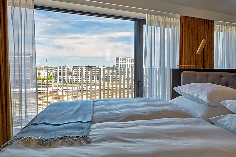 Roomers Munich, Autograph Collection by Marriott