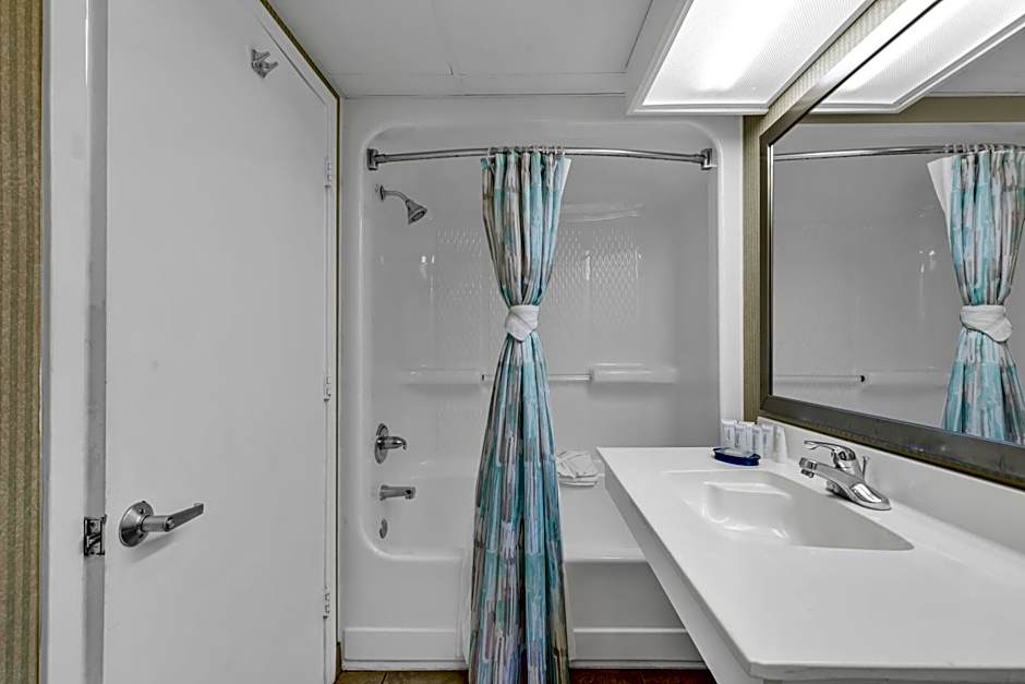 Oceanfront Condo Camelot By the Sea