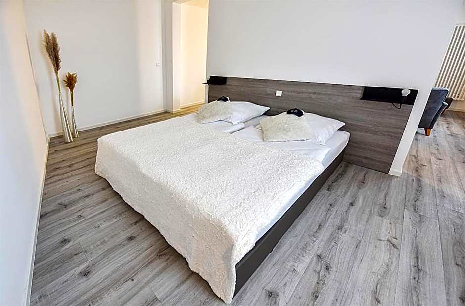 PRIMA Inn HOTEL & HOF NEURUPPIN - digitales & rezeptionsloses Motel