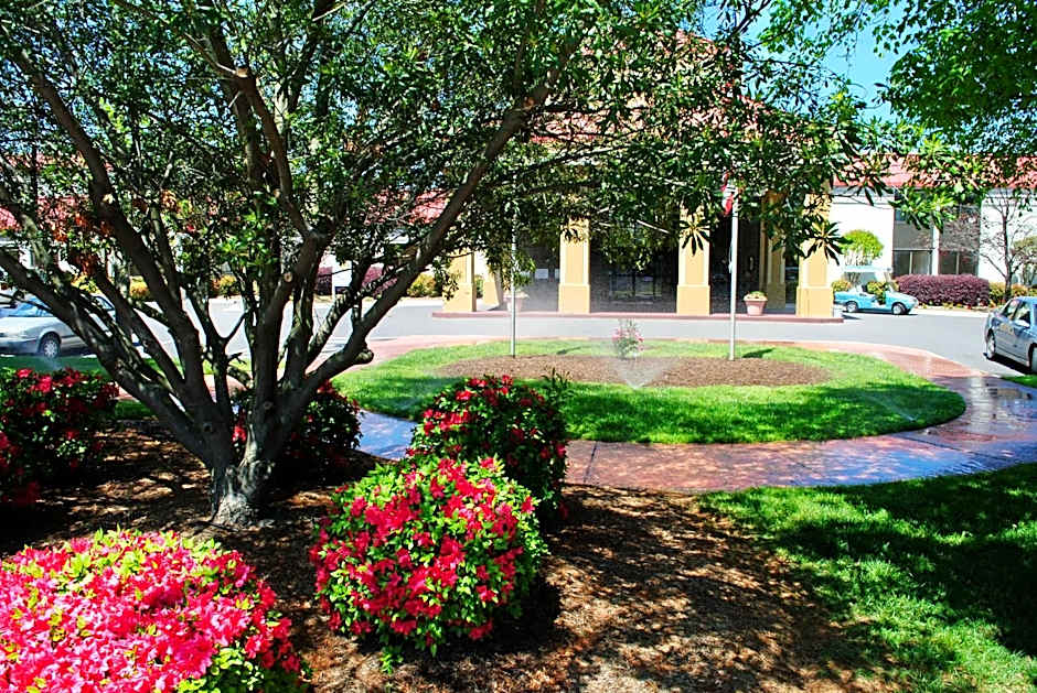 Village Inn Clemmons/Winston Salem, Trademark by Wyndham