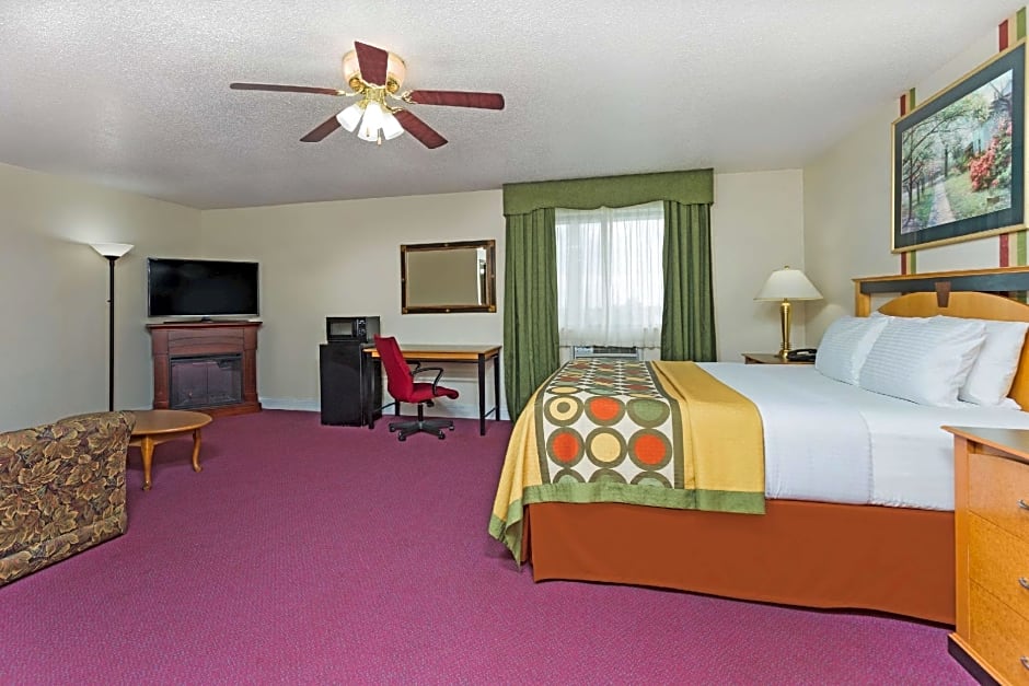 Super 8 by Wyndham Anderson/Clemson Area