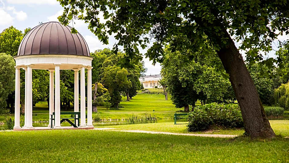 Károlyi Kastély Hotel & Restaurant