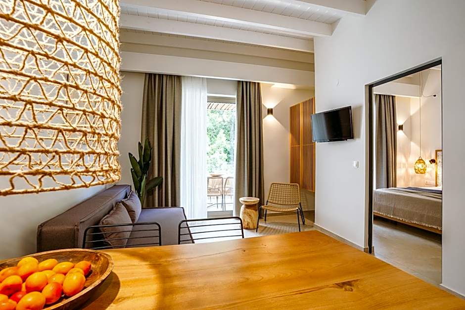 Funtukaki by the Pool