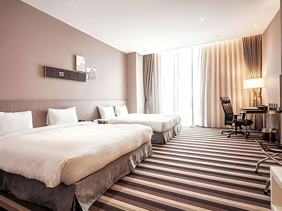 Grand Royal Hotel