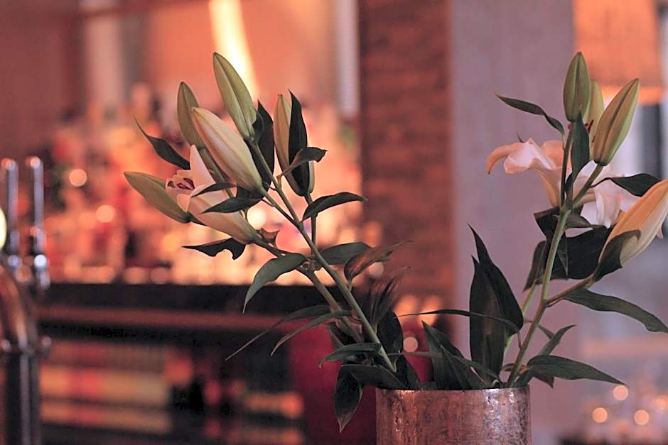 Riverside Lodge Hotel