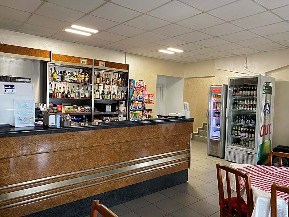 KM 80 Restaurant & Hotel