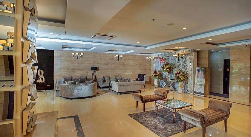 Royal Regantris Cendana 