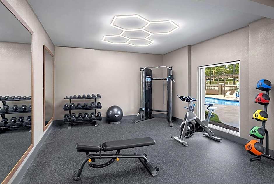 La Quinta Inn & Suites by Wyndham Greensboro