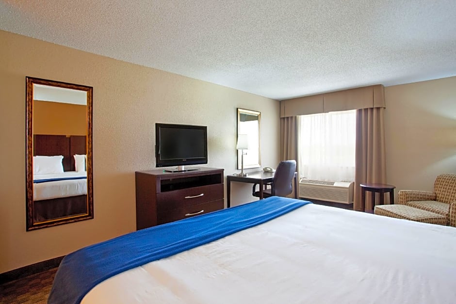 Holiday Inn Express Tuscola