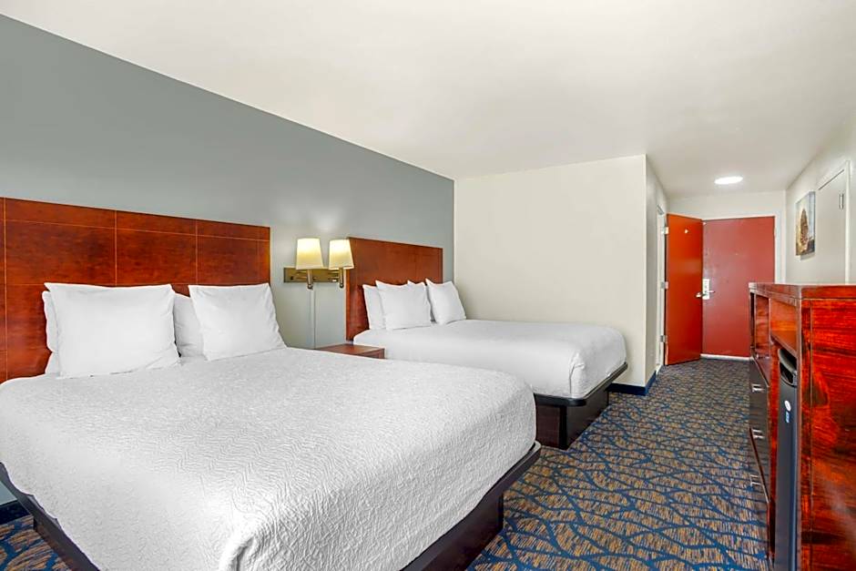 Best Western Plus Villa Del Lago Inn Patterson