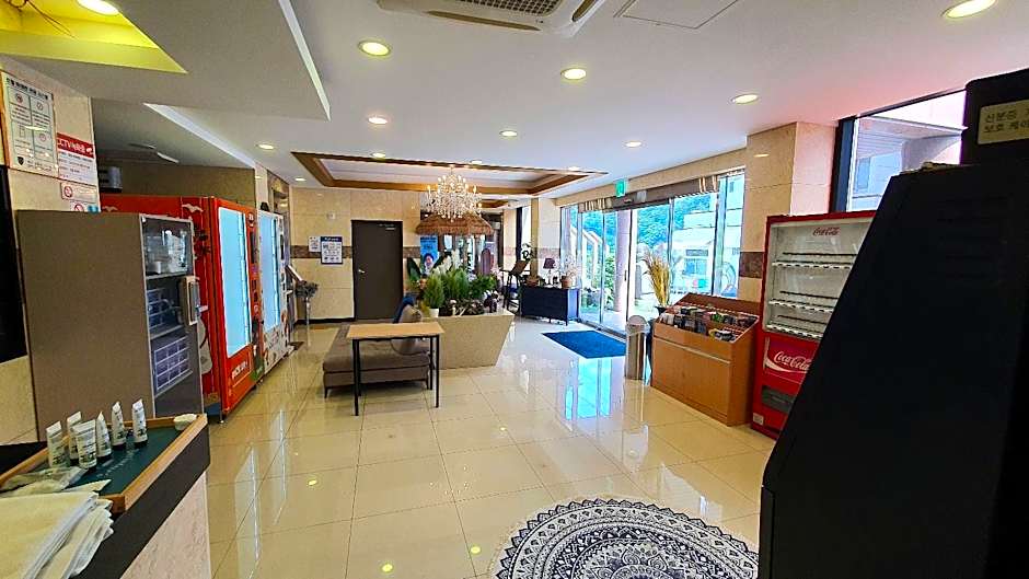 Chun Ji yeon Crystal Hotel