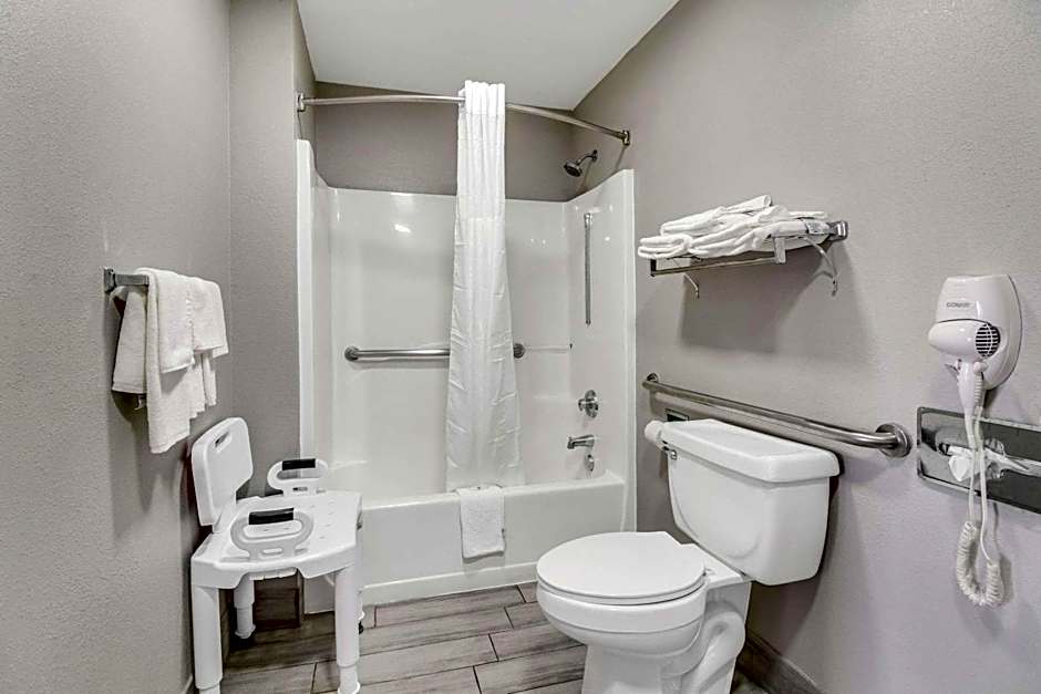 Quality Inn - White House