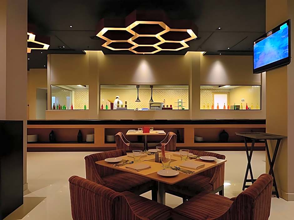 Hotel Naveen Lakeside