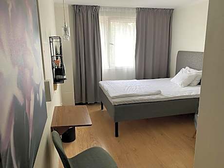 Economy Double Room – 140 cm Bed